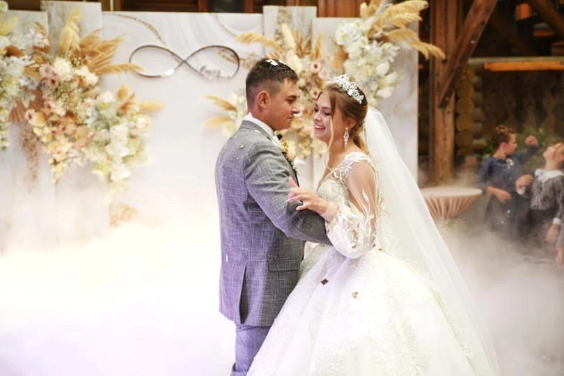 Wedding couple on the dance floor